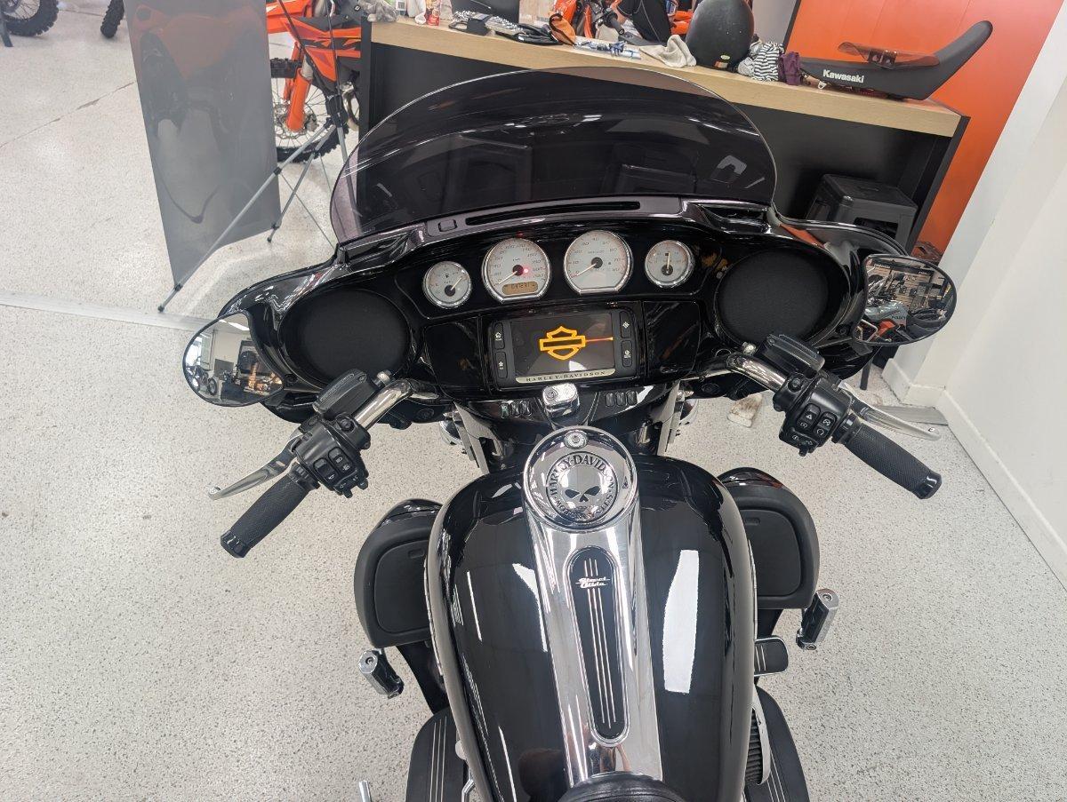 2017 HARLEY-DAVIDSON FLHXS STREET GLIDE SPECIAL CRUISER