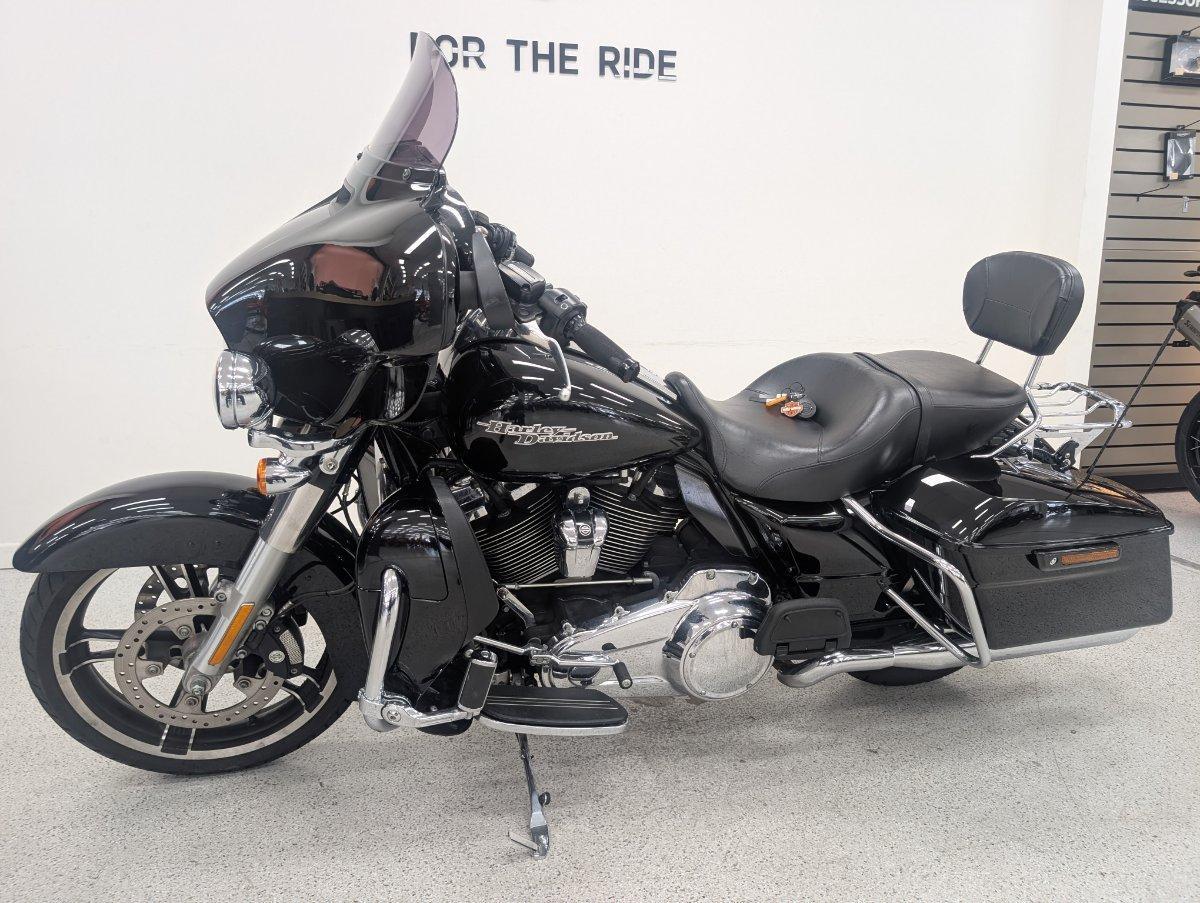 2017 HARLEY-DAVIDSON FLHXS STREET GLIDE SPECIAL CRUISER