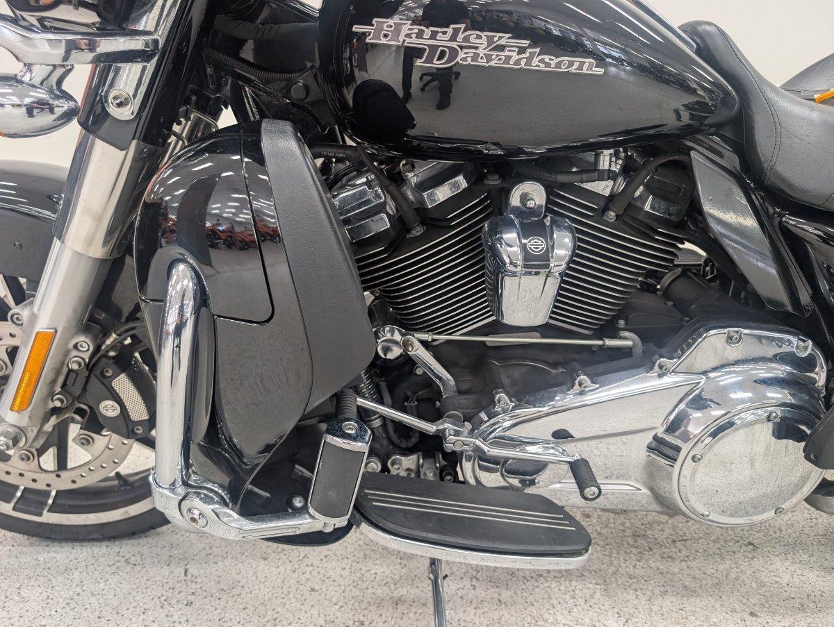 2017 HARLEY-DAVIDSON FLHXS STREET GLIDE SPECIAL CRUISER