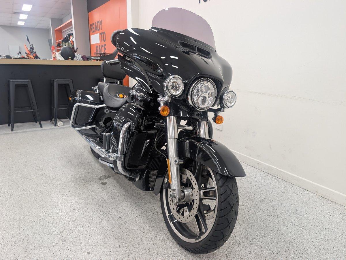 2017 HARLEY-DAVIDSON FLHXS STREET GLIDE SPECIAL CRUISER