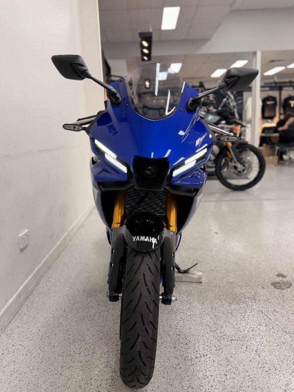 2025 YAMAHA YZF-R3 SPORTS