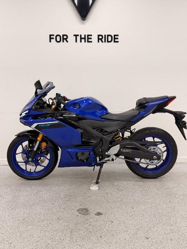2025 YAMAHA YZF-R3 SPORTS