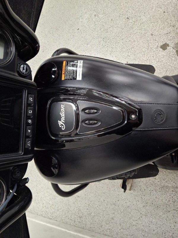2023 INDIAN CHIEFTAIN DARK HORSE TOURER