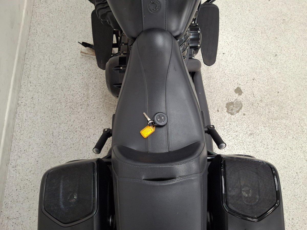 2023 INDIAN CHIEFTAIN DARK HORSE TOURER