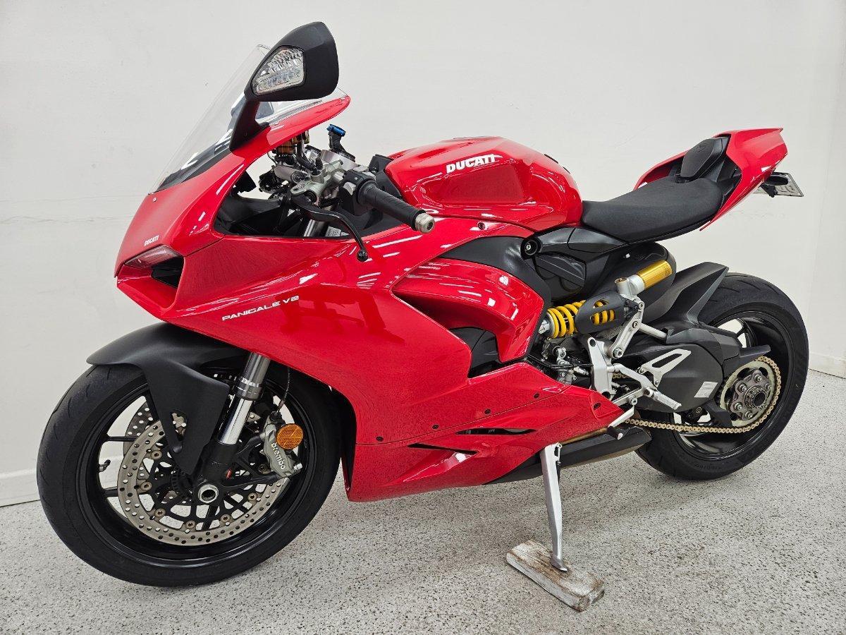 2023 DUCATI PANIGALE V2 SPORTS