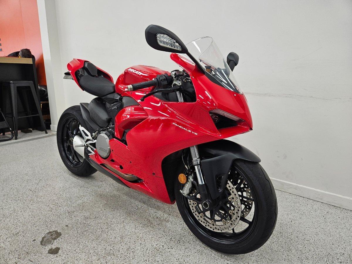 2023 DUCATI PANIGALE V2 SPORTS