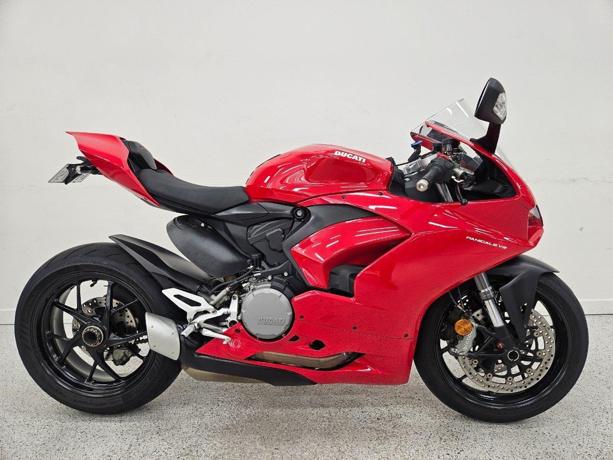 2023 DUCATI PANIGALE V2 SPORTS