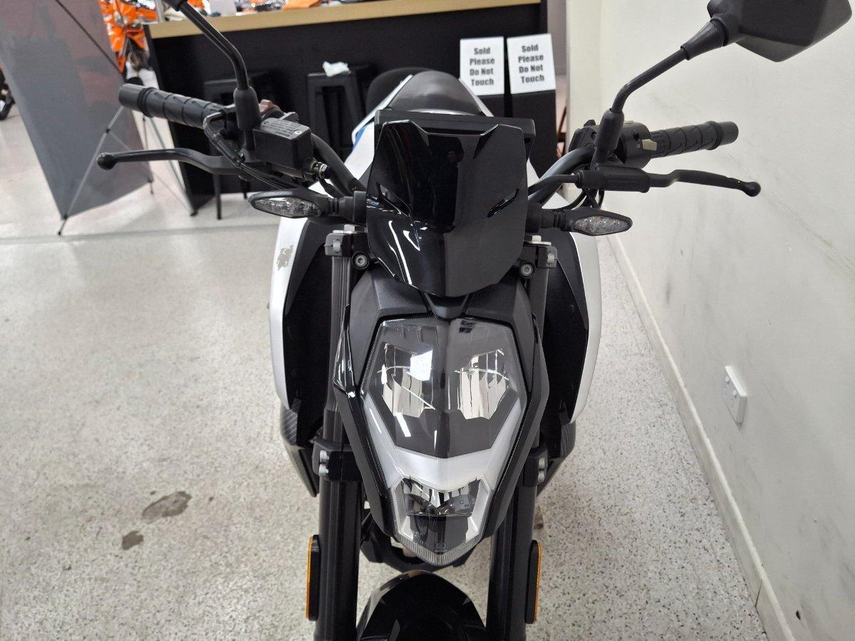 2022 CFMOTO 300 NK ABS ROAD