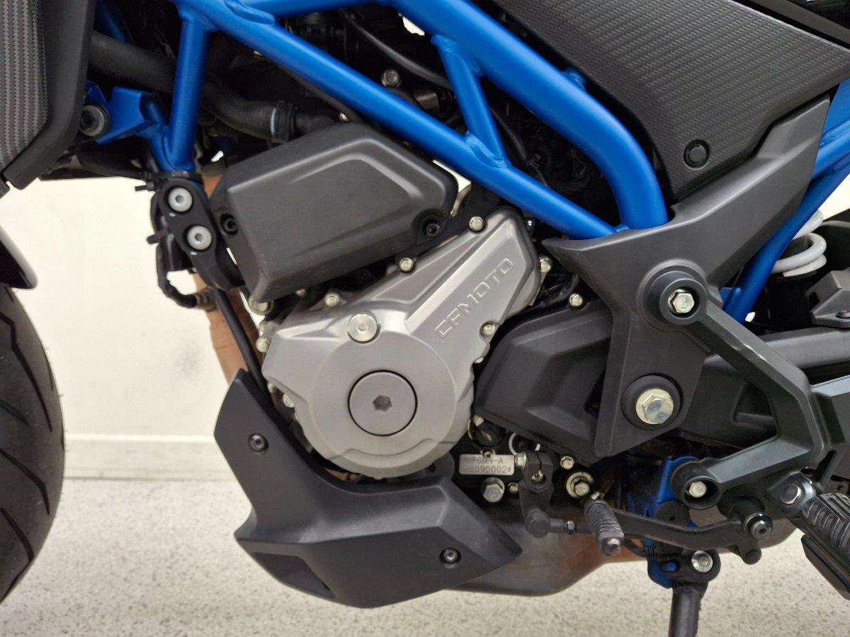 2022 CFMOTO 300 NK ABS ROAD