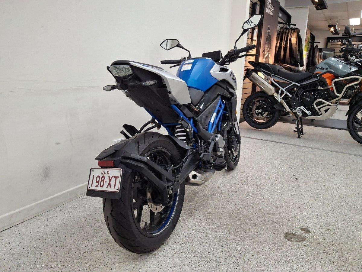 2022 CFMOTO 300 NK ABS ROAD