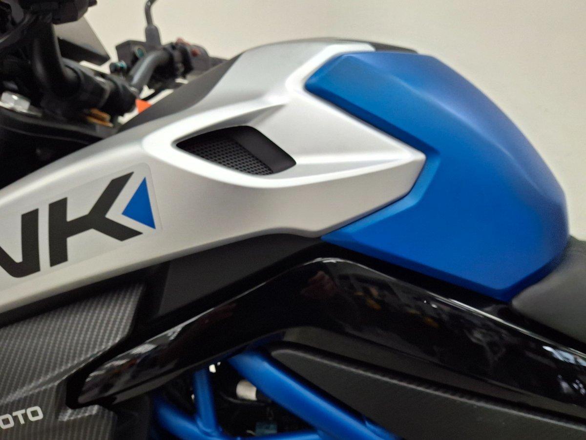 2022 CFMOTO 300 NK ABS ROAD