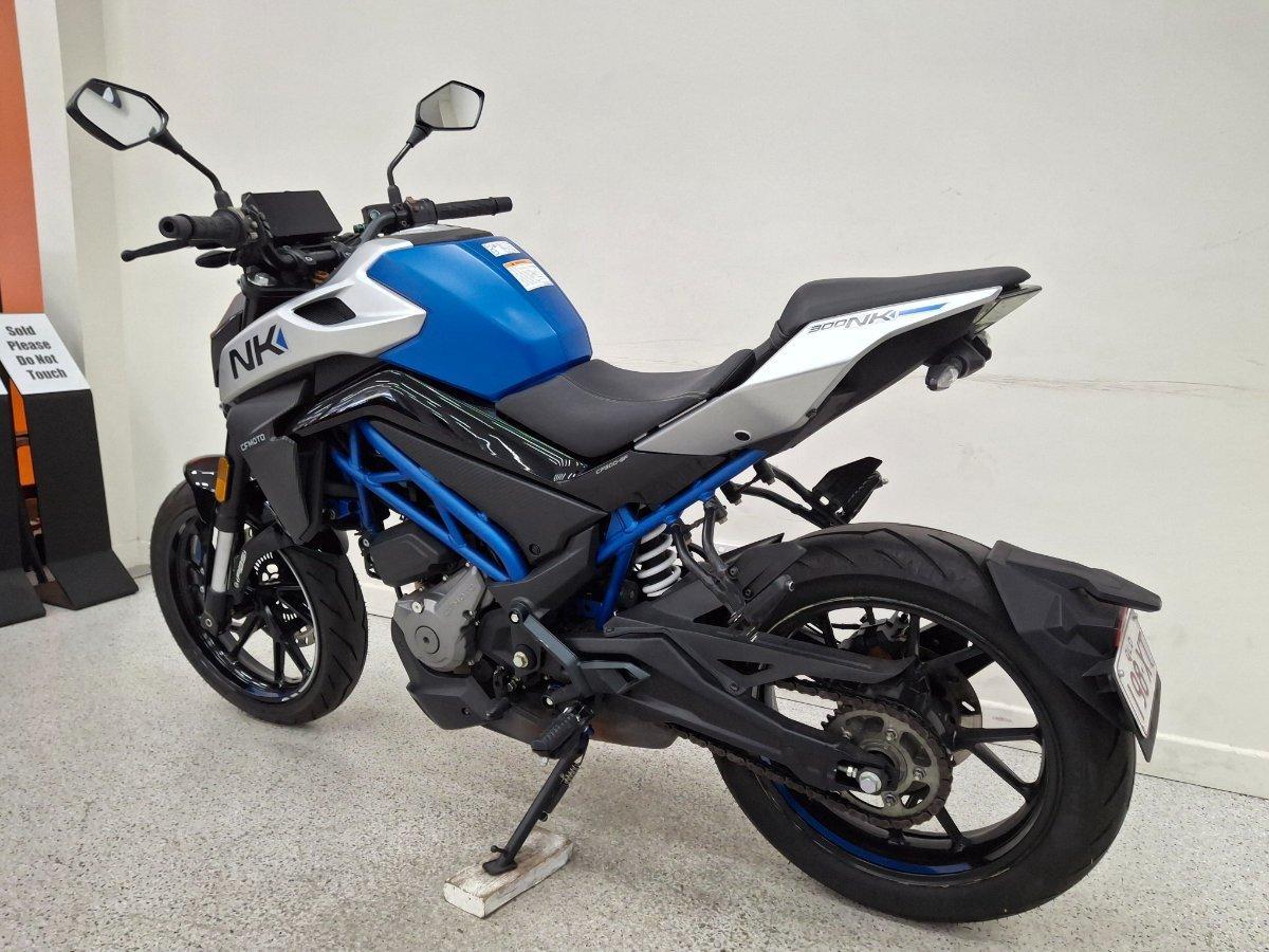 2022 CFMOTO 300 NK ABS ROAD