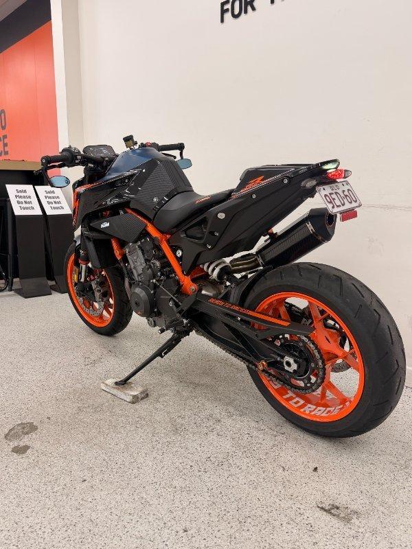 2023 KTM 890 DUKE R ROAD