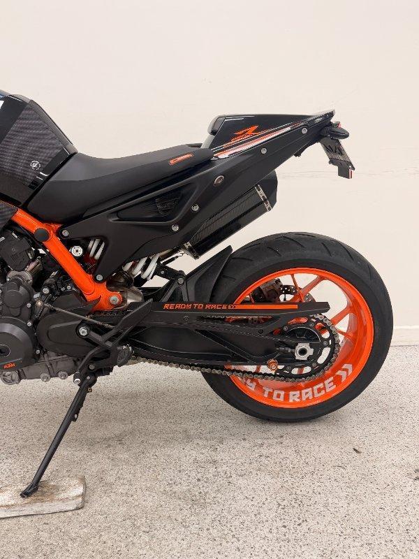2023 KTM 890 DUKE R ROAD