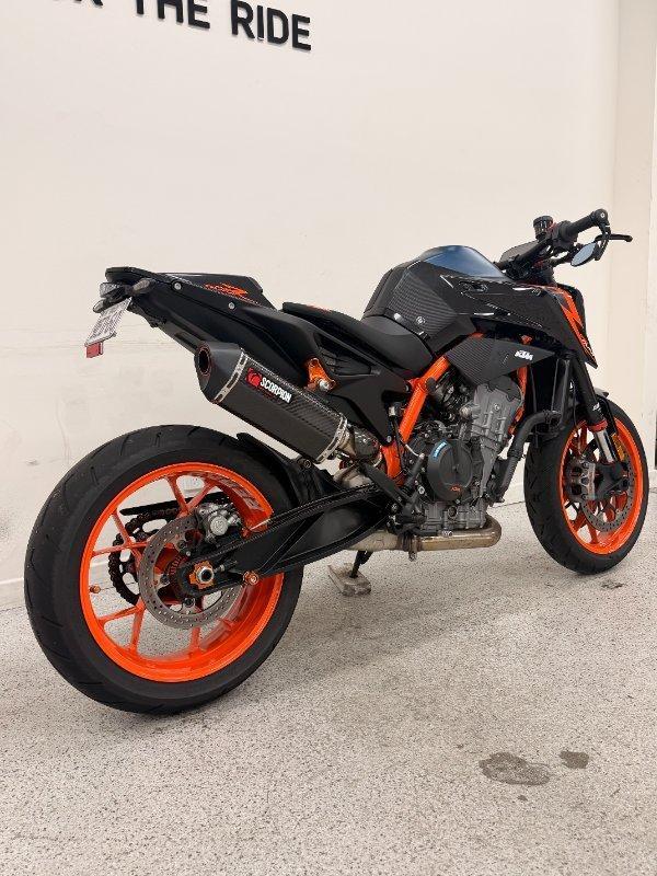 2023 KTM 890 DUKE R ROAD