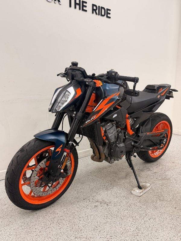 2023 KTM 890 DUKE R ROAD