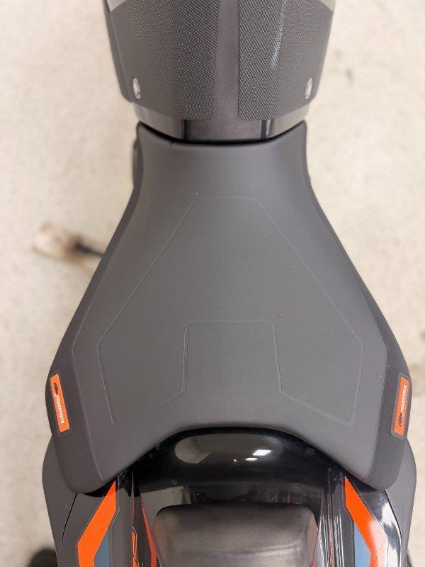 2023 KTM 890 DUKE R ROAD