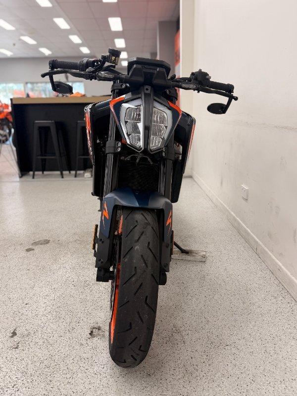 2023 KTM 890 DUKE R ROAD