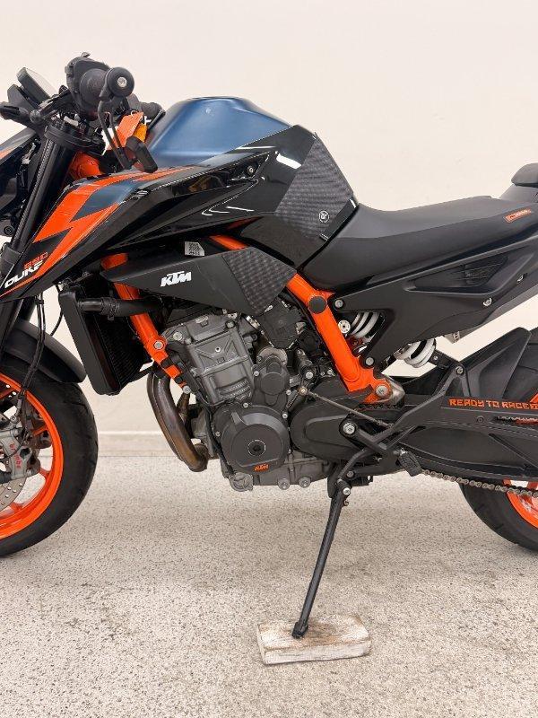2023 KTM 890 DUKE R ROAD
