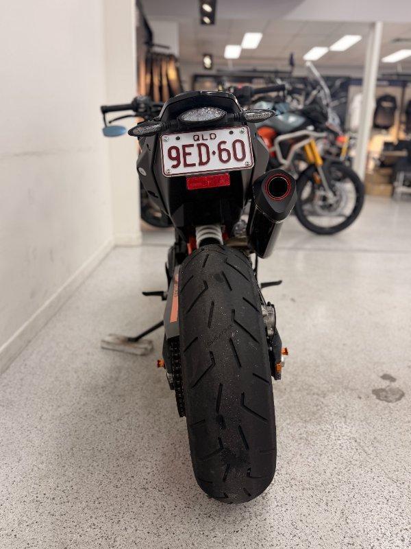 2023 KTM 890 DUKE R ROAD
