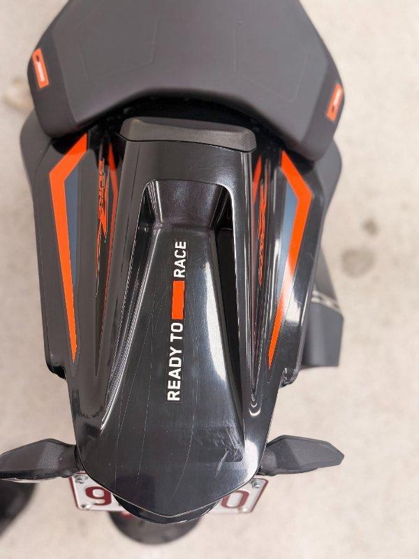 2023 KTM 890 DUKE R ROAD