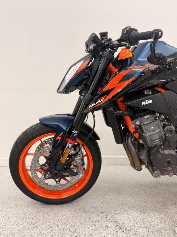 2023 KTM 890 DUKE R ROAD
