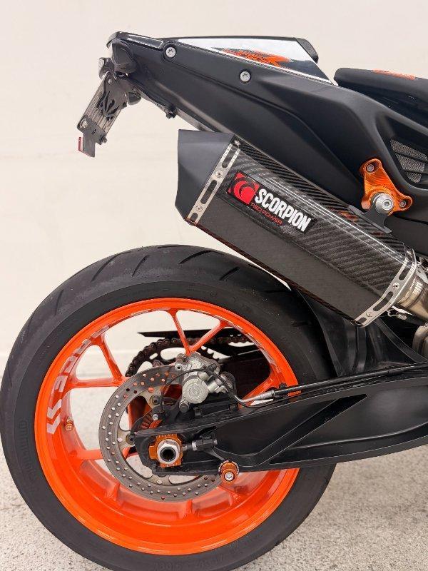 2023 KTM 890 DUKE R ROAD