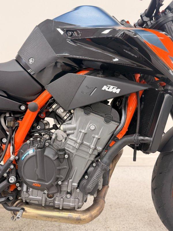 2023 KTM 890 DUKE R ROAD