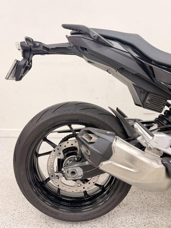 2024 BMW F 900 R ROAD