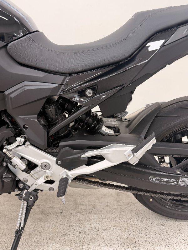 2024 BMW F 900 R ROAD
