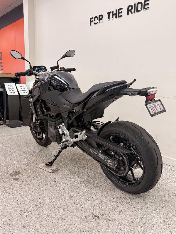 2024 BMW F 900 R ROAD