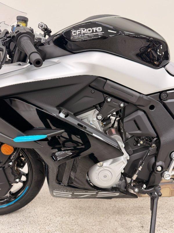 2025 CF MOTO 675 SR-R SPORTS