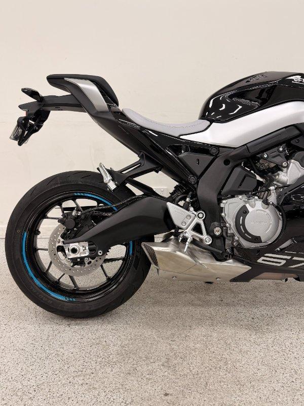 2025 CF MOTO 675 SR-R SPORTS