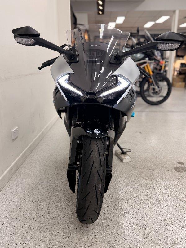 2025 CF MOTO 675 SR-R SPORTS