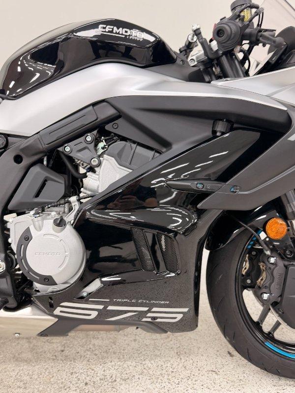 2025 CF MOTO 675 SR-R SPORTS