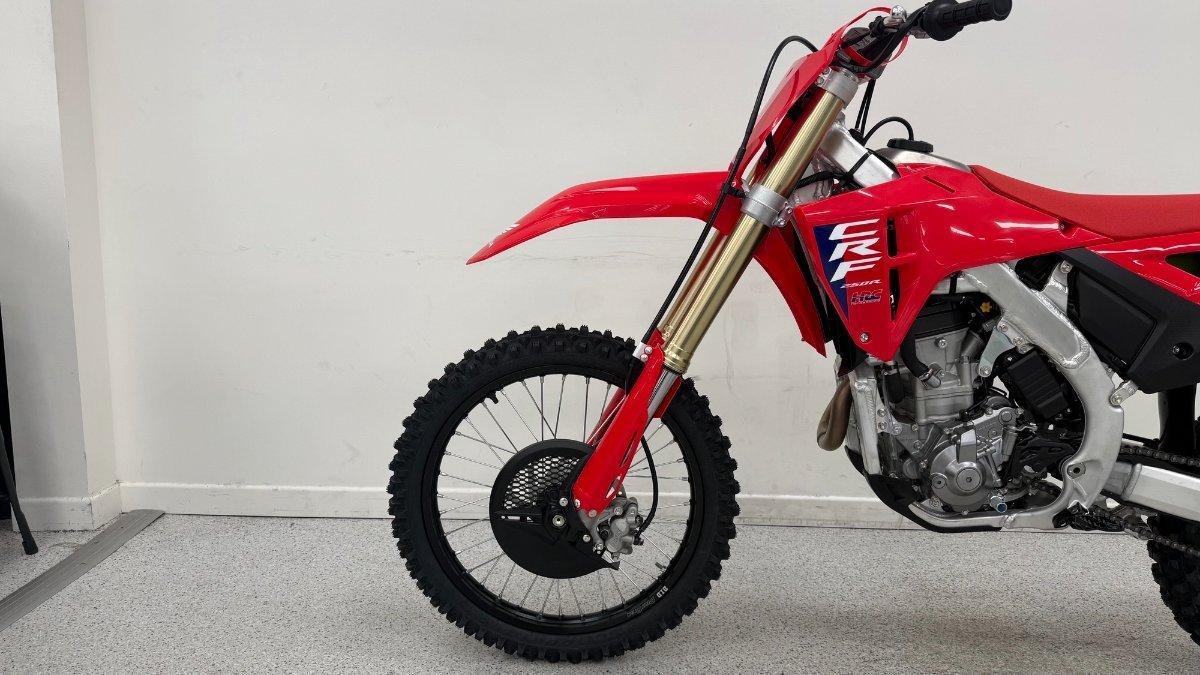 2025 HONDA CRF250R MOTOCROSS