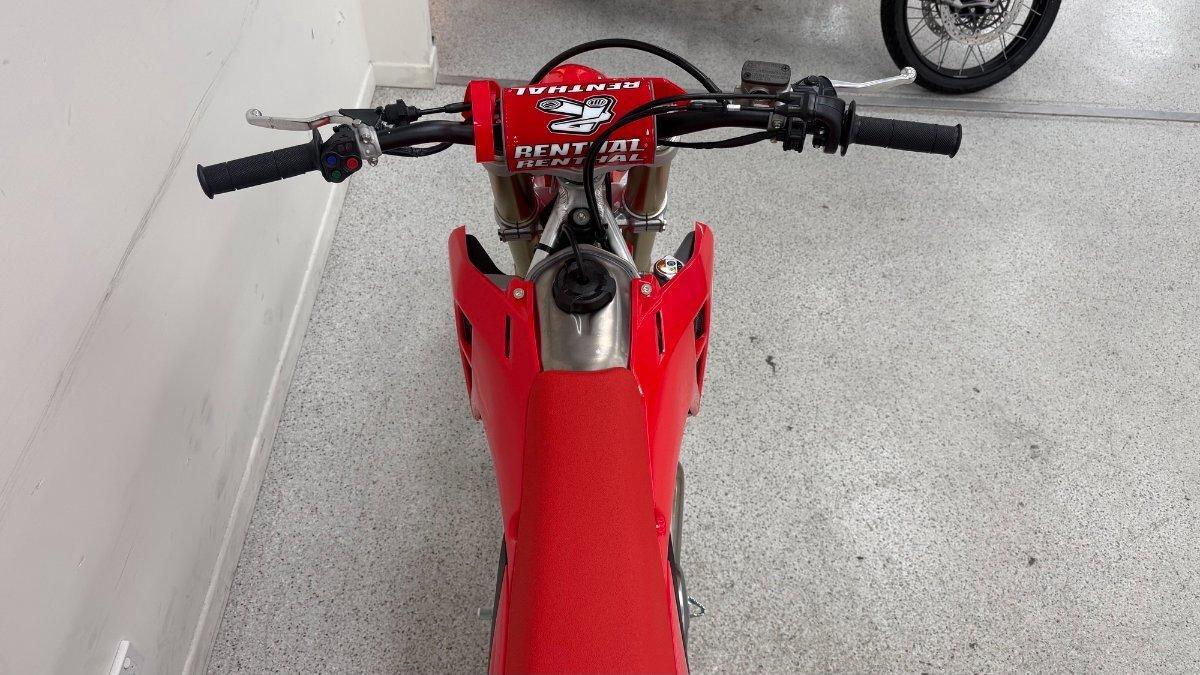 2025 HONDA CRF250R MOTOCROSS
