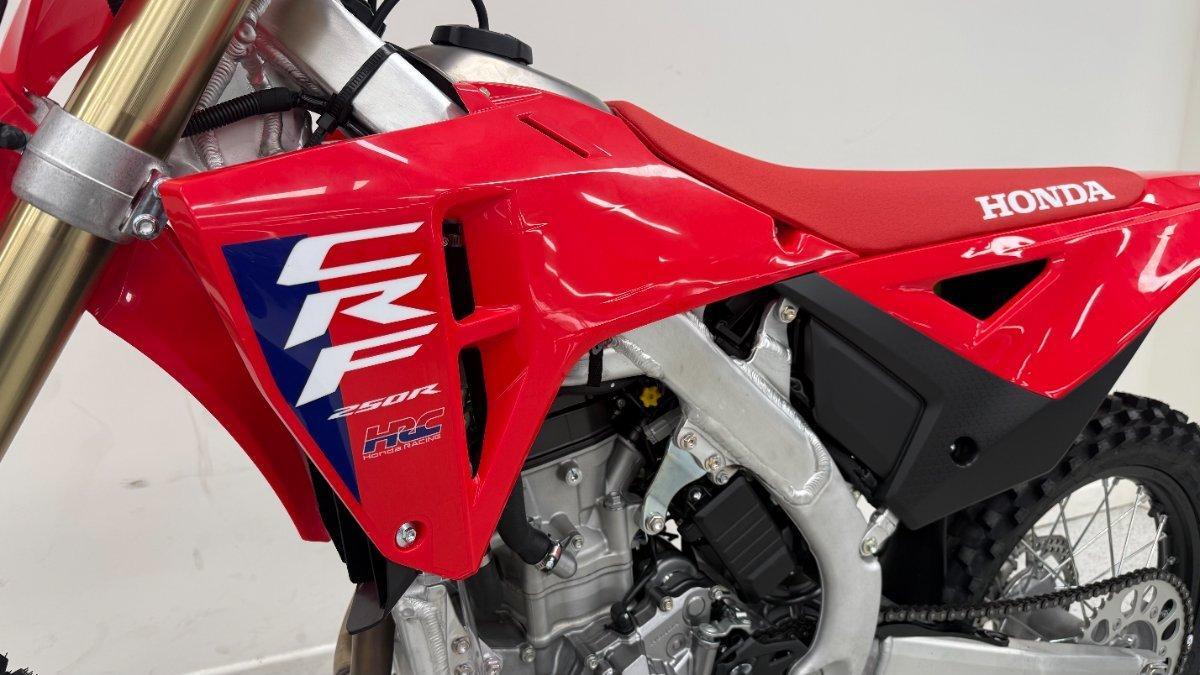 2025 HONDA CRF250R MOTOCROSS
