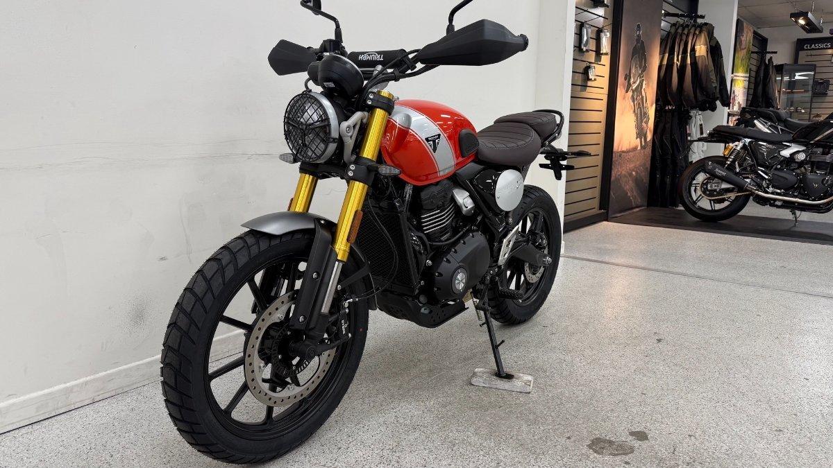 2026 TRIUMPH SCRAMBLER 400 XC ROAD