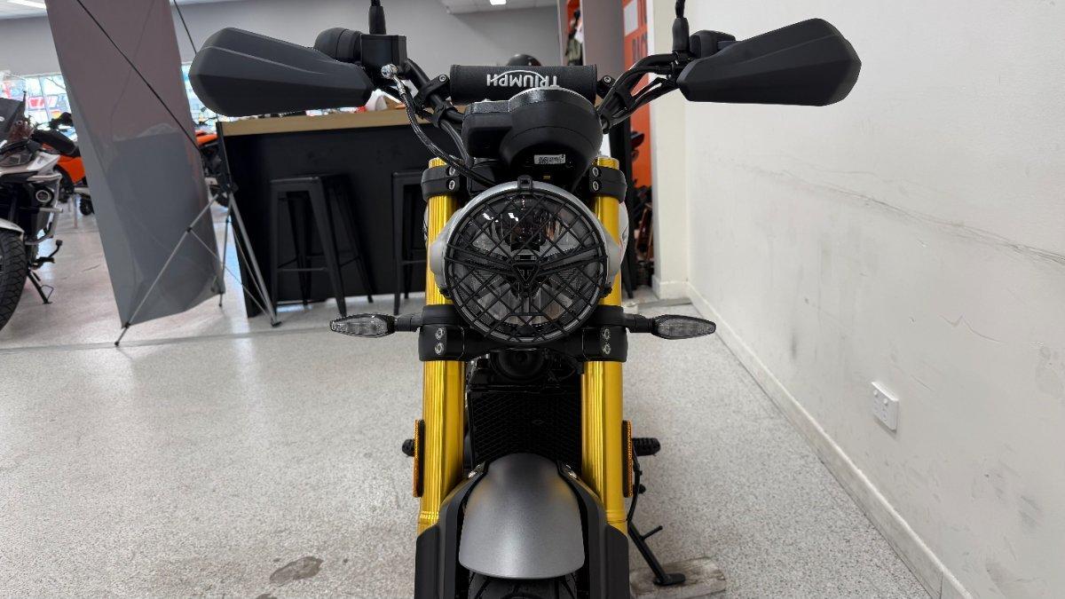 2026 TRIUMPH SCRAMBLER 400 XC ROAD