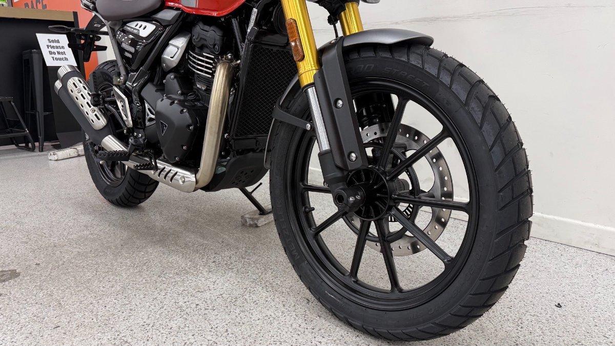 2026 TRIUMPH SCRAMBLER 400 XC ROAD