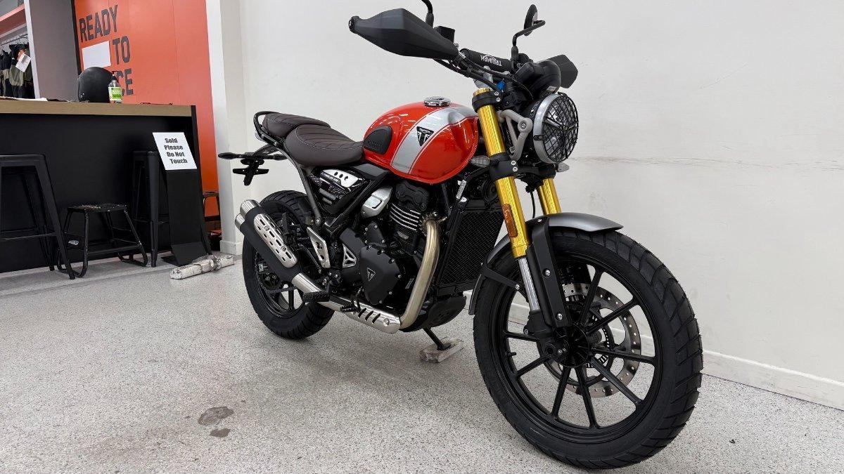 2026 TRIUMPH SCRAMBLER 400 XC ROAD