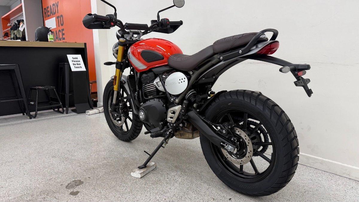 2026 TRIUMPH SCRAMBLER 400 XC ROAD
