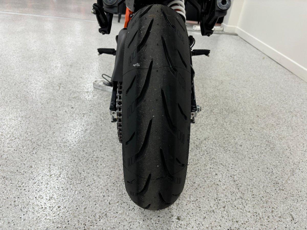 2025 KTM 390 DUKE ROAD