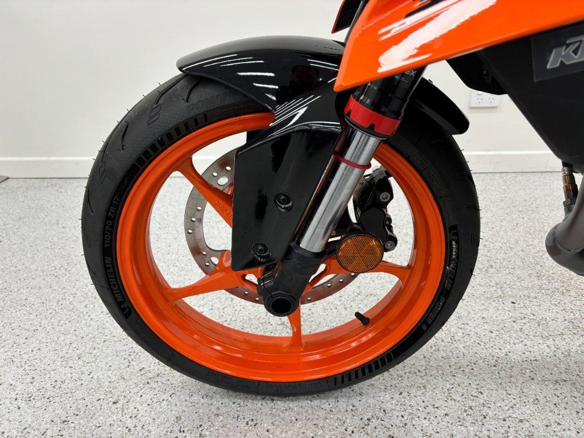 2025 KTM 390 DUKE ROAD