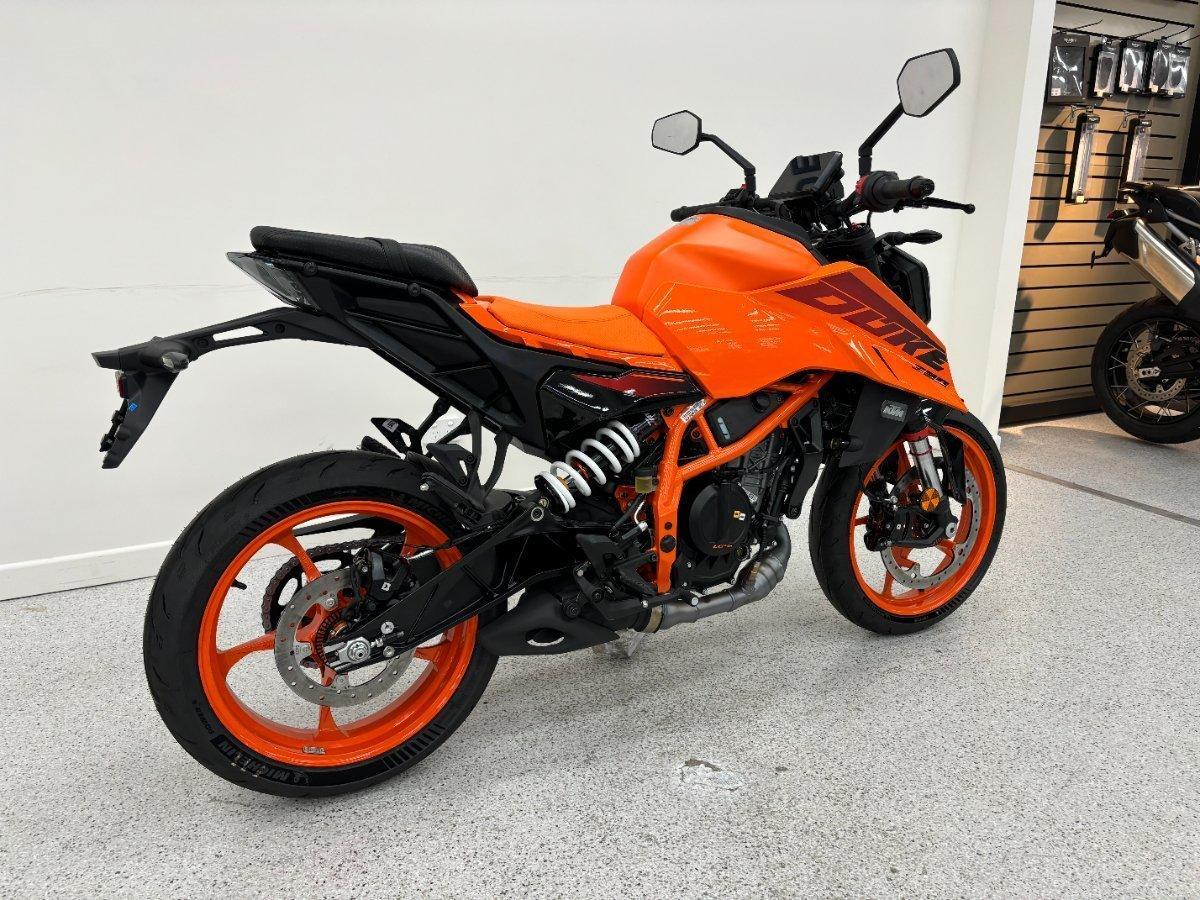 2025 KTM 390 DUKE ROAD