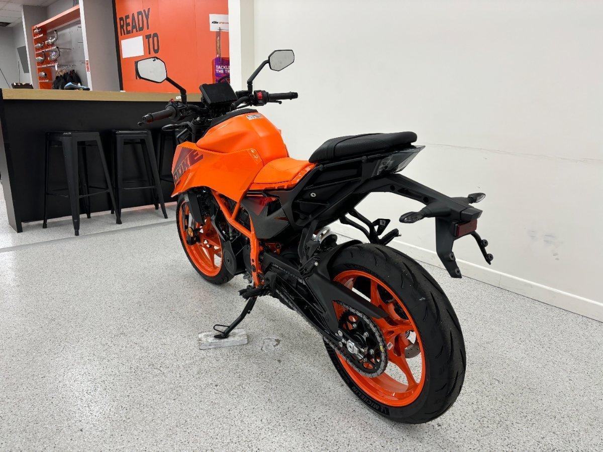 2025 KTM 390 DUKE ROAD
