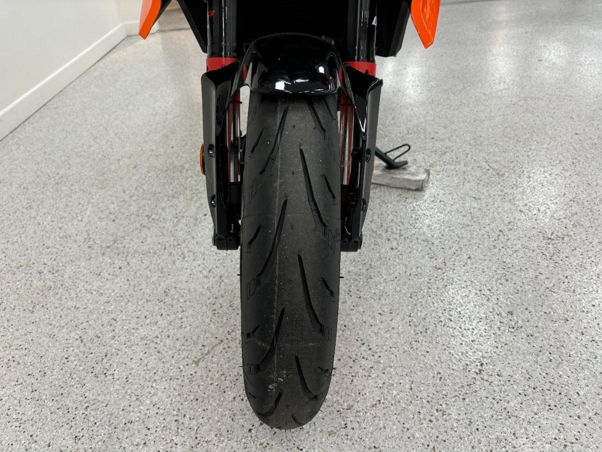 2025 KTM 390 DUKE ROAD