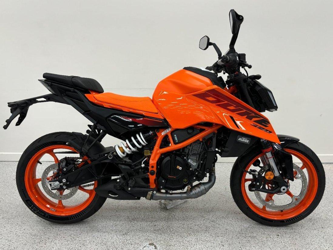 2025 KTM 390 DUKE ROAD