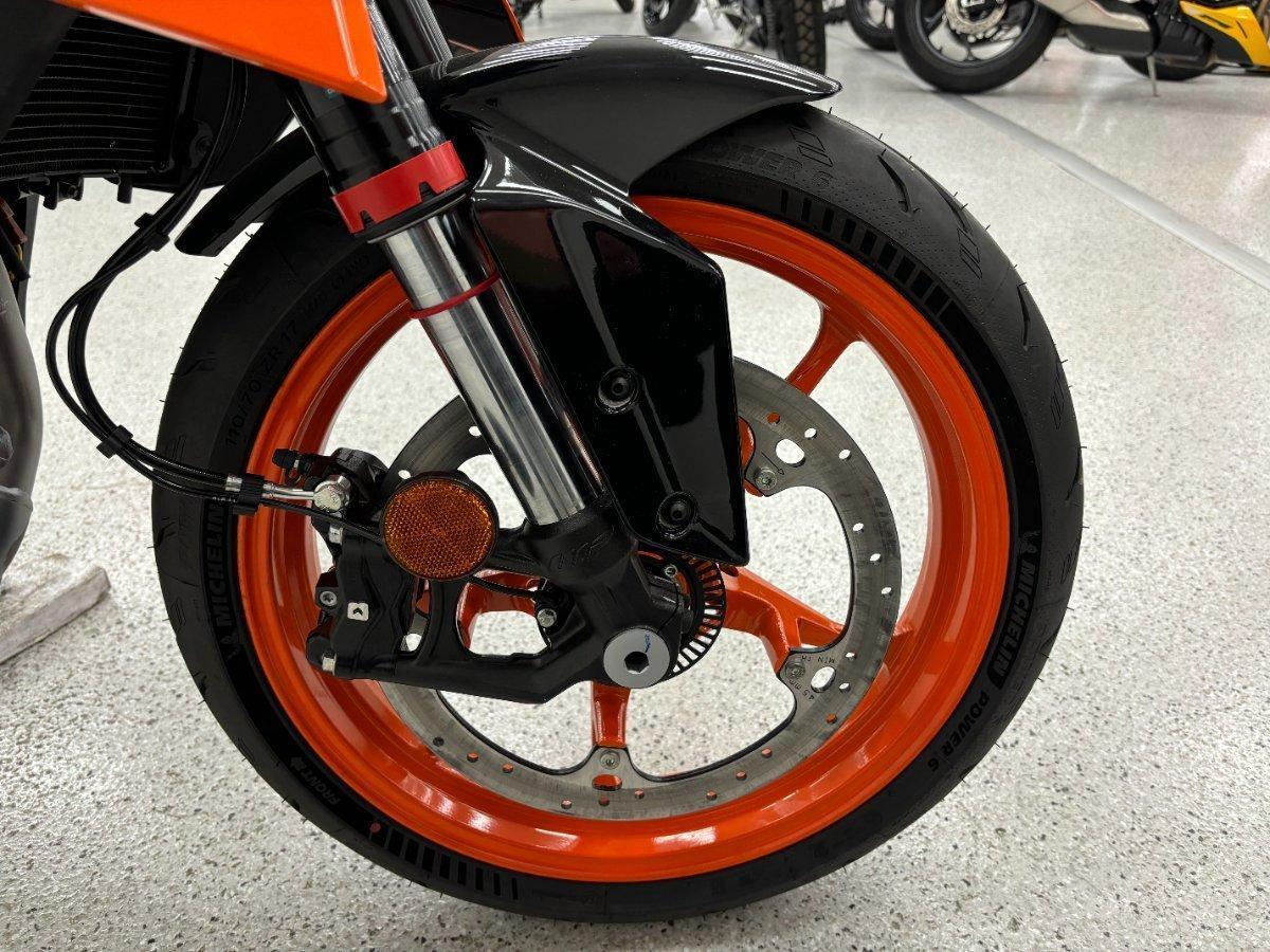 2025 KTM 390 DUKE ROAD